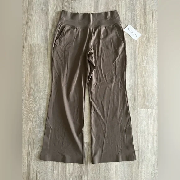 NWT Athleta Women’s Venice Flare Pant Beige - Size Large - Picture 2 of 7